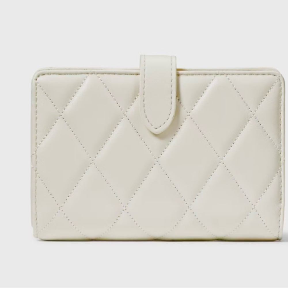 Kate Spade Women Wallet Carey Wallet in Smooth Quilted Leather - Picture 3 of 6